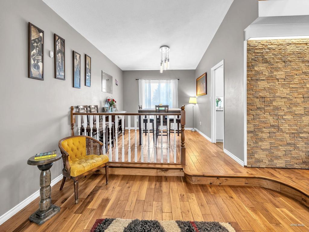 Listing Image for R3090149