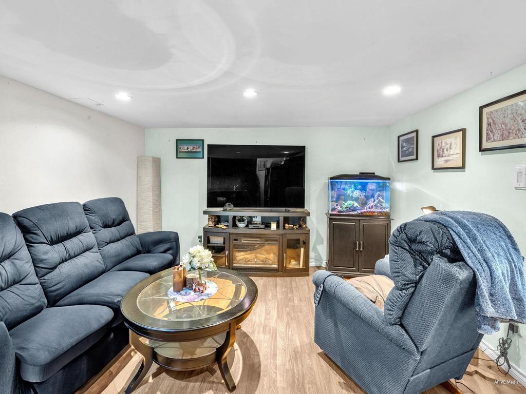 Listing Image for R3090149