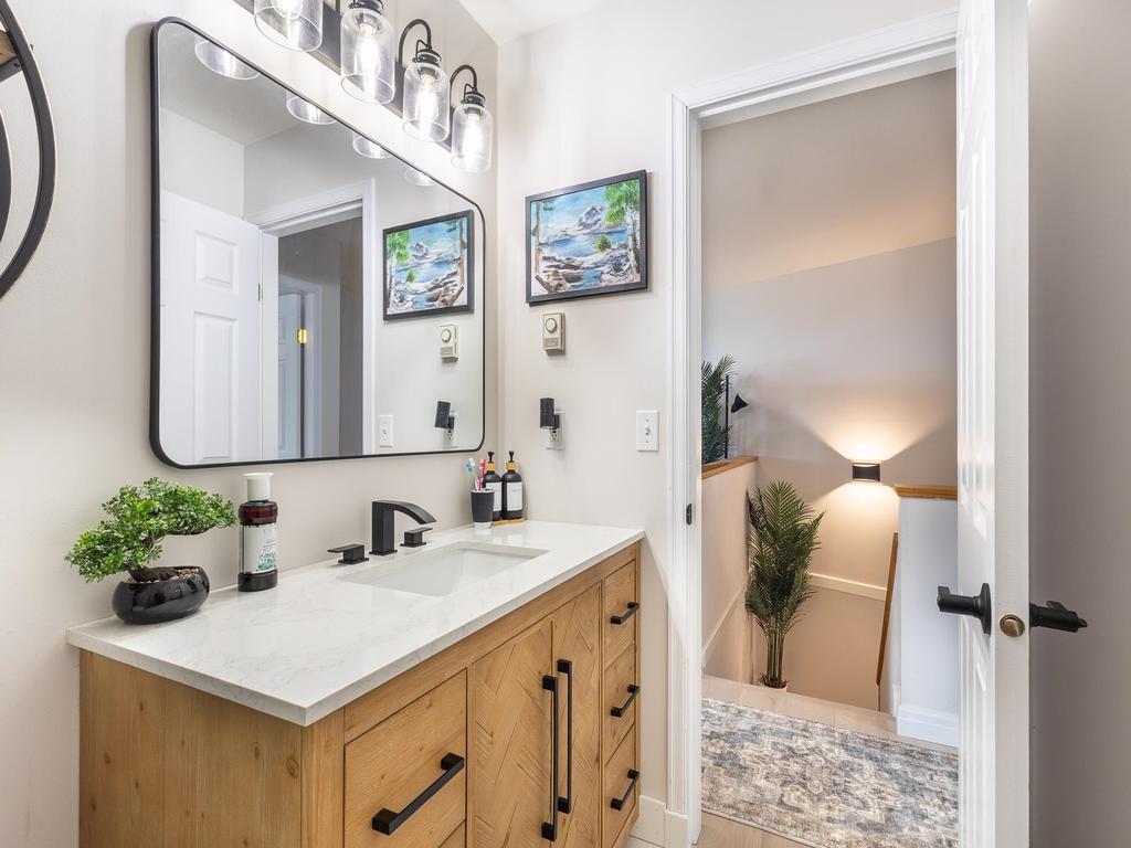 Listing Image for R3090154