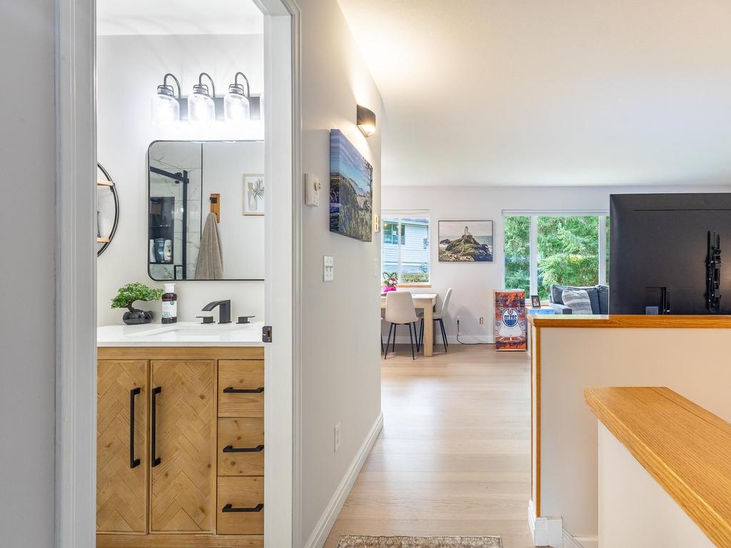 Listing Image for R3090154