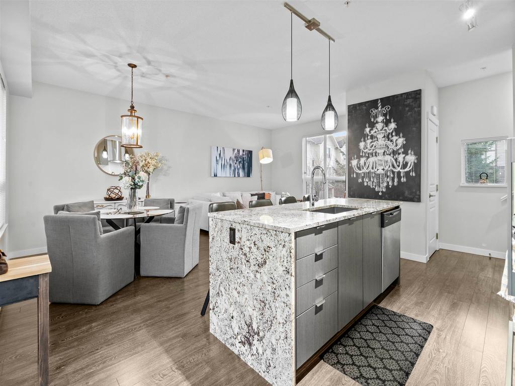 Listing Image for R3090155