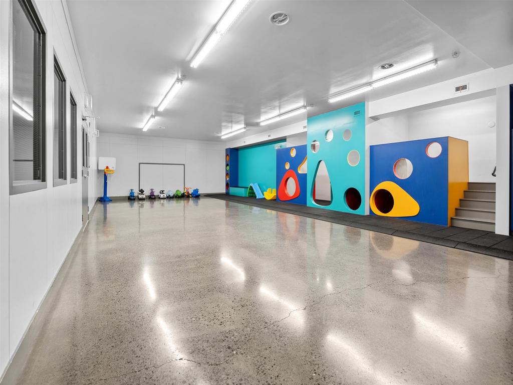 Listing Image for R3090155