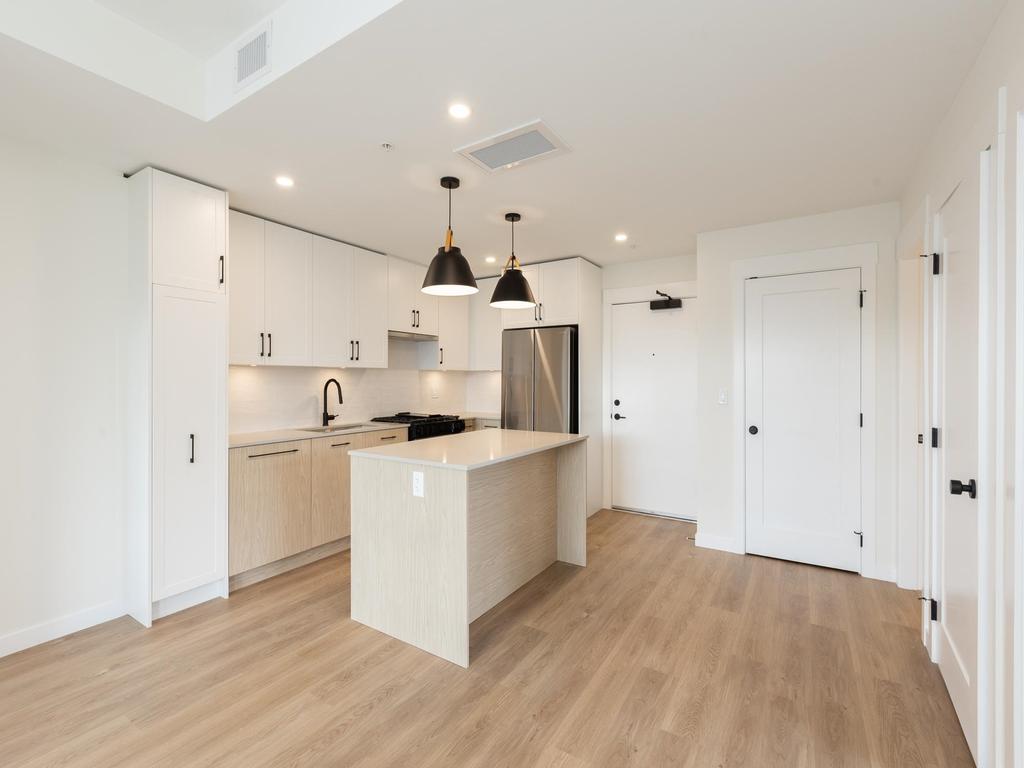 Listing Image for R3090185