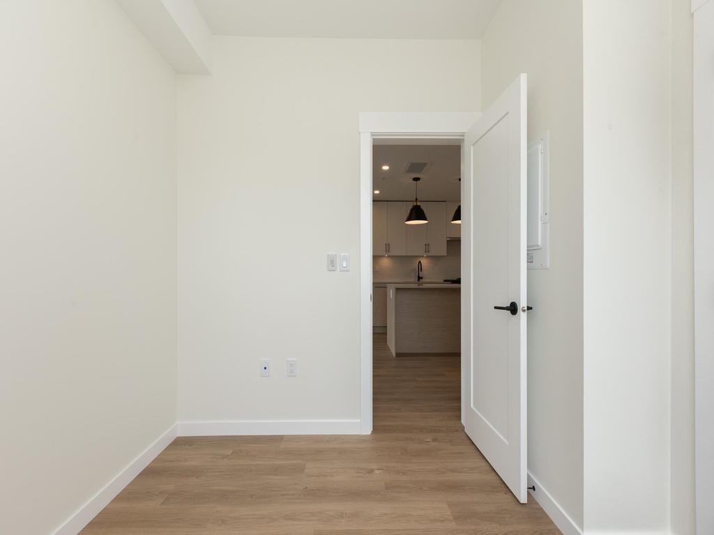 Listing Image for R3090185