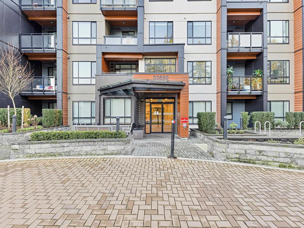 Listing Image for R3090203