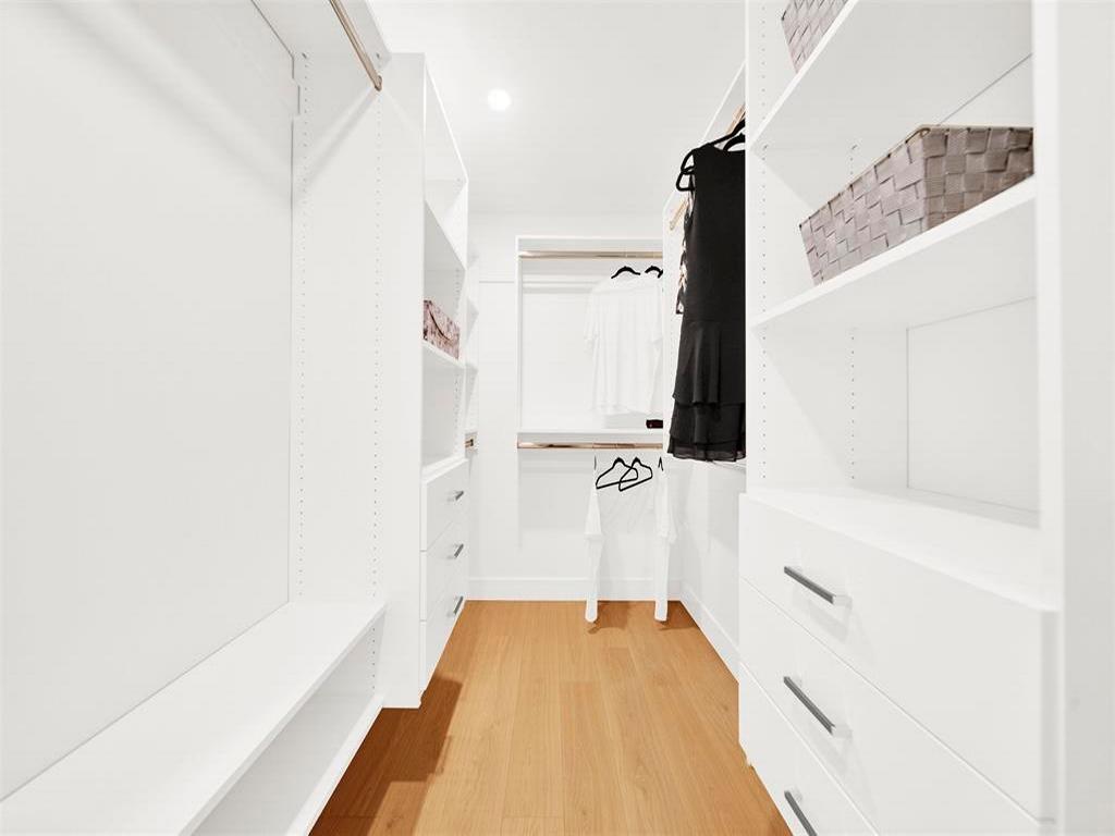 Listing Image for R3090205