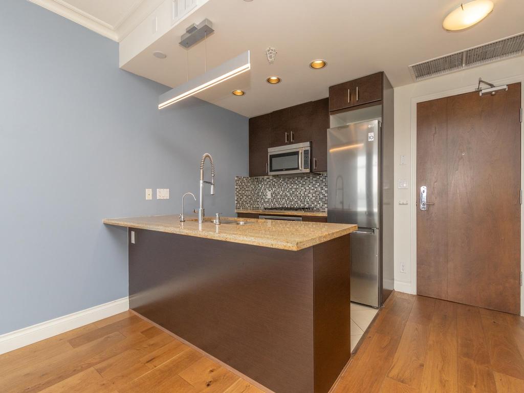 Listing Image for R3090218