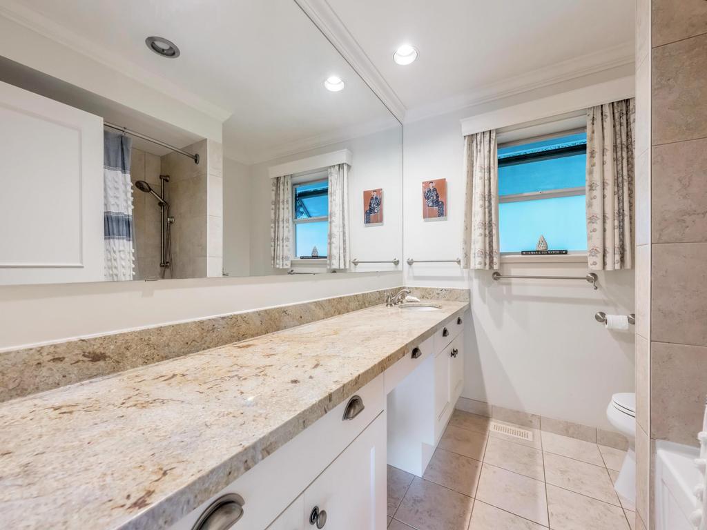 Listing Image for R3090229