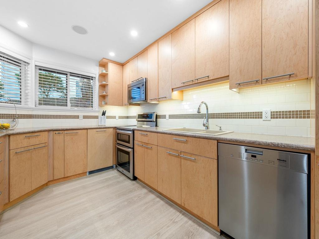 Listing Image for R3090231