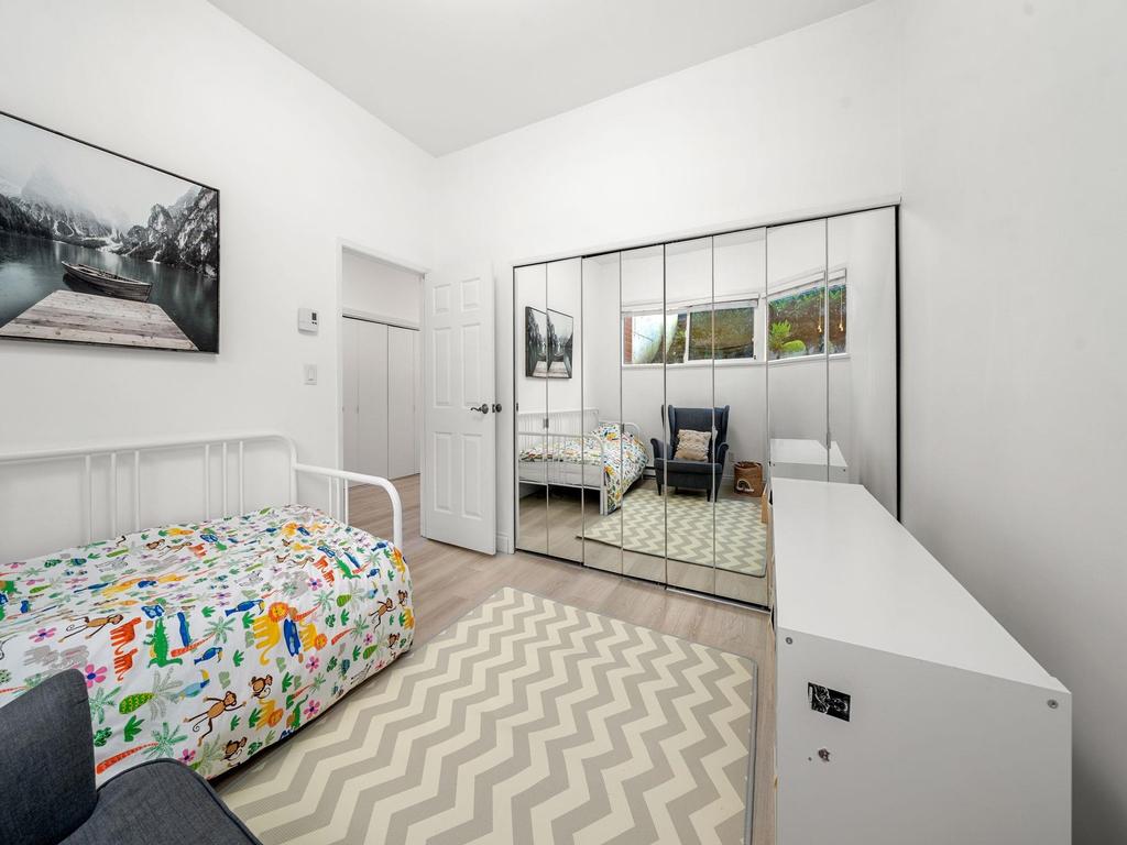 Listing Image for R3090231