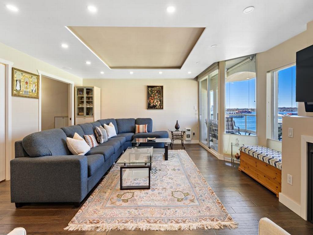 Listing Image for R3090235