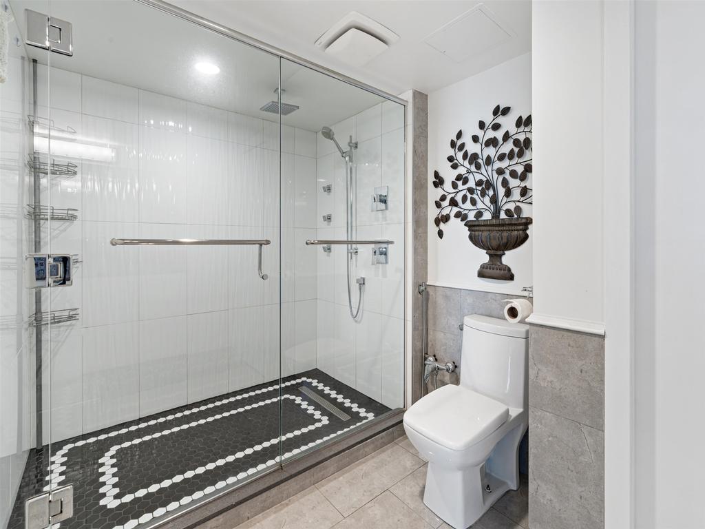 Listing Image for R3090235