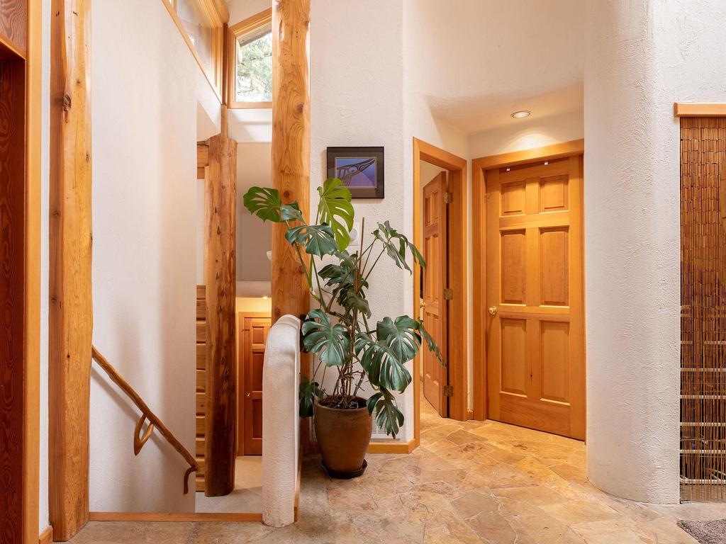 Listing Image for R3090238