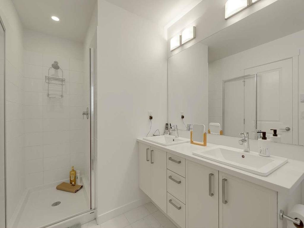 Listing Image for R3090242