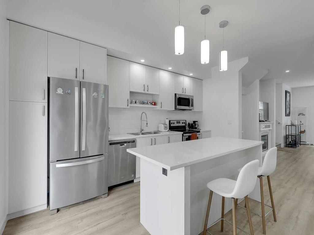 Listing Image for R3090242