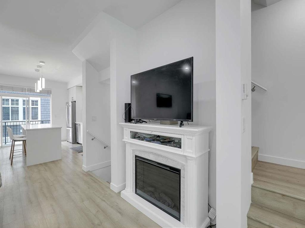 Listing Image for R3090242