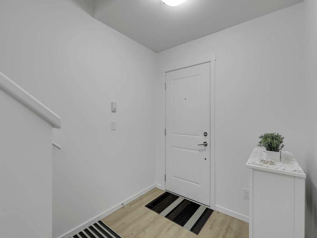 Listing Image for R3090242