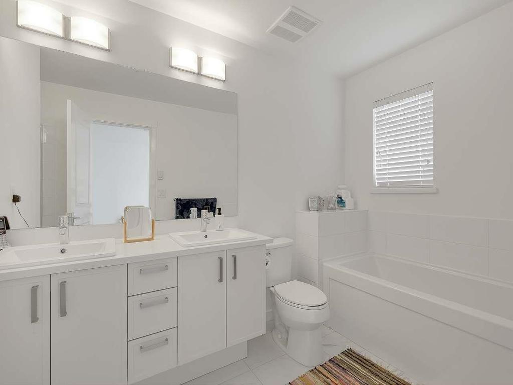 Listing Image for R3090242