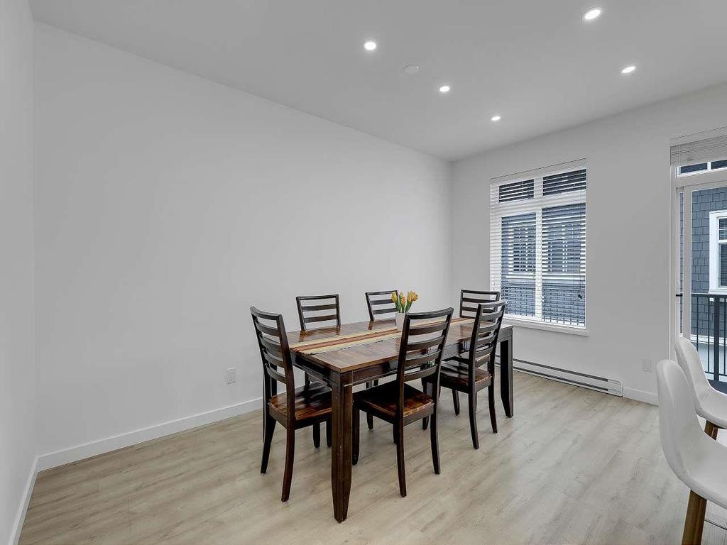 Listing Image for R3090242