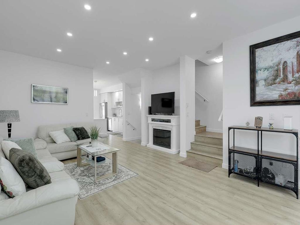 Listing Image for R3090242