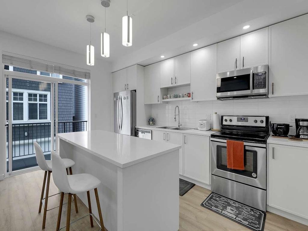 Listing Image for R3090242