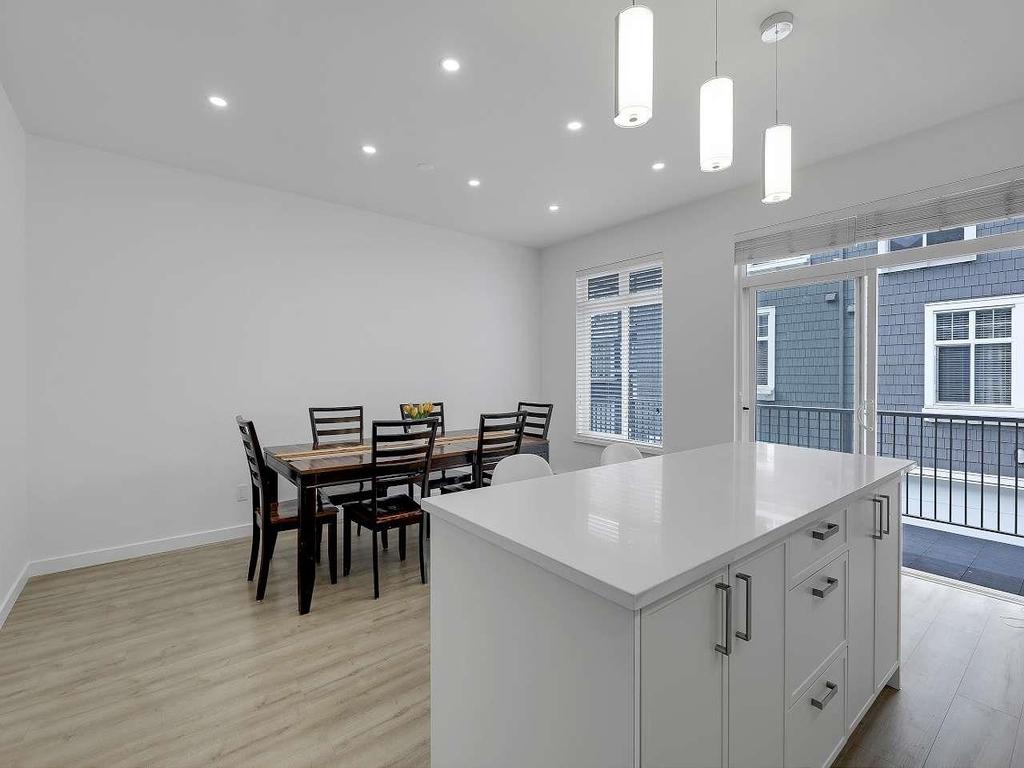 Listing Image for R3090242