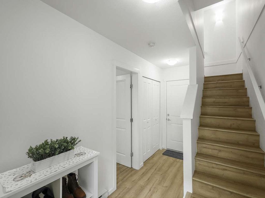 Listing Image for R3090242