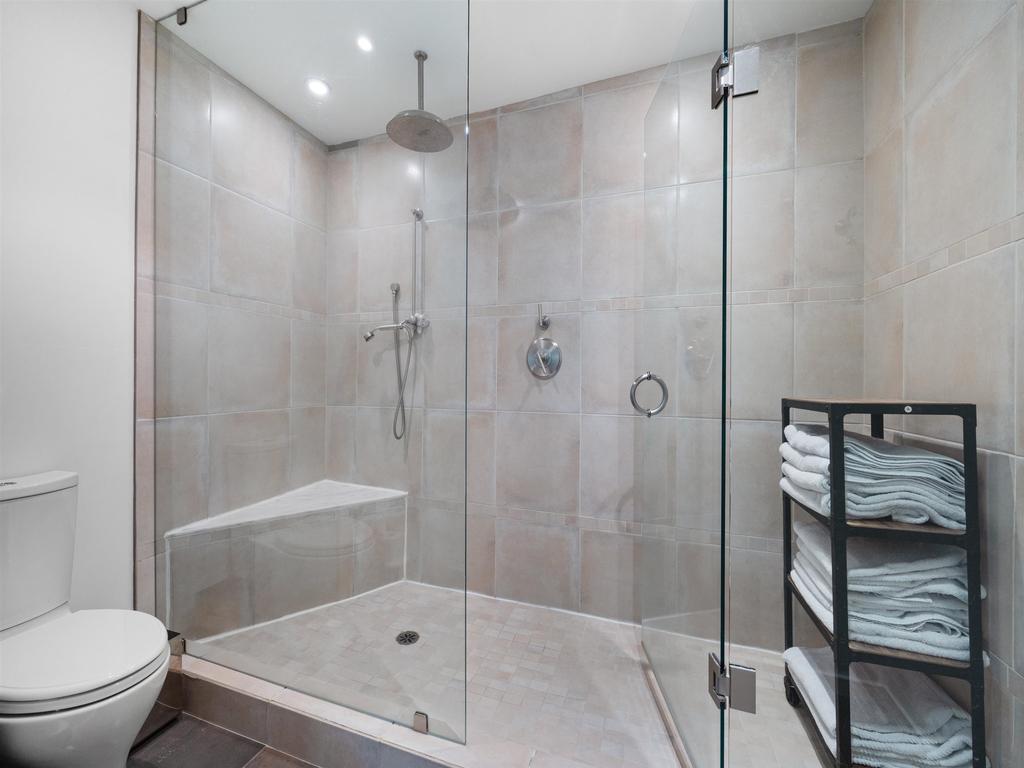 Listing Image for R3090265