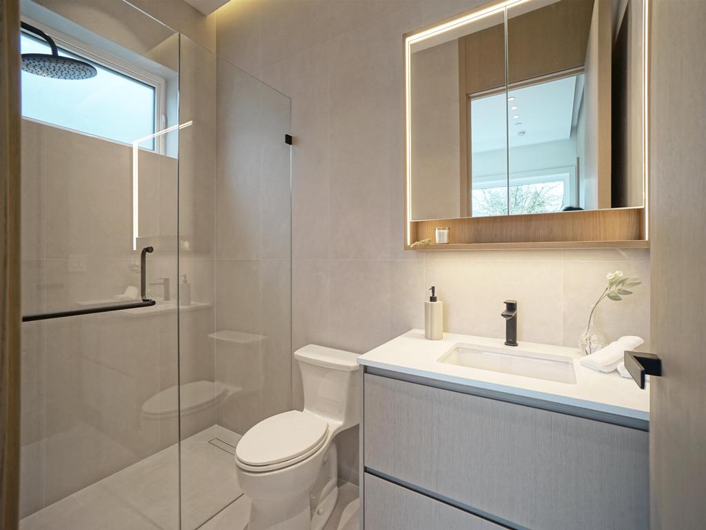 Listing Image for R3090267