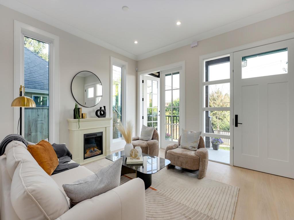 Listing Image for R3090270