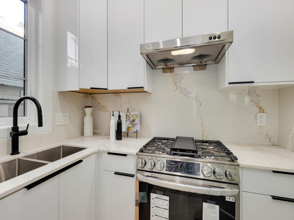 Listing Image for R3090270