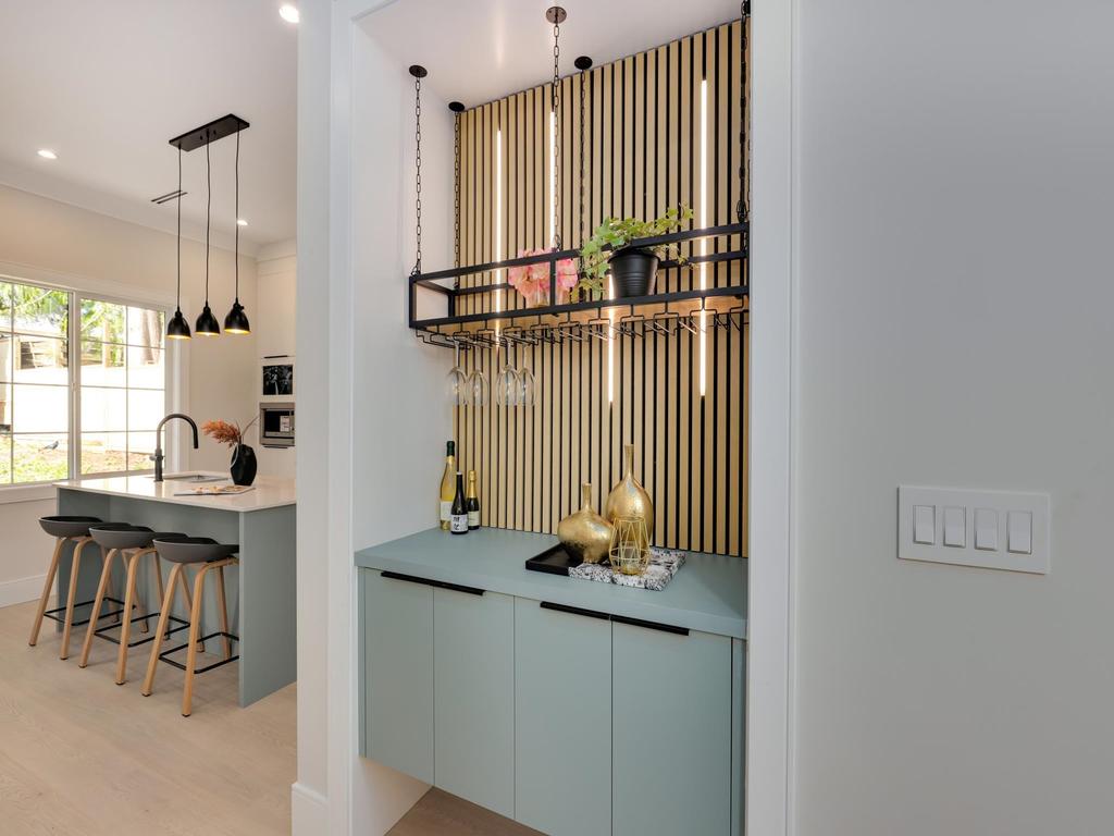 Listing Image for R3090270