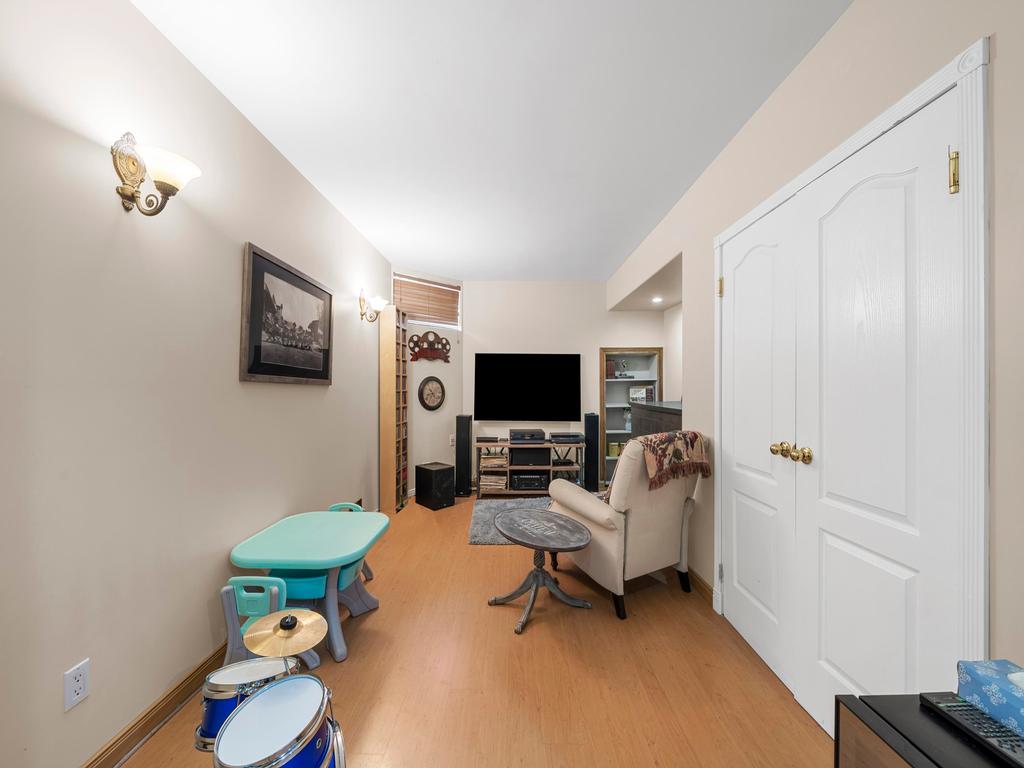 Listing Image for R3090274