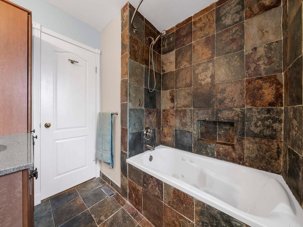 Listing Image for R3090274