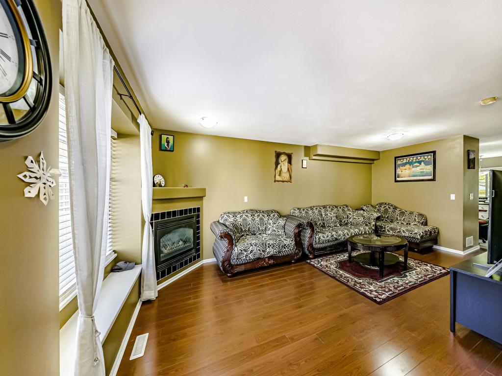 Listing Image for R3090275