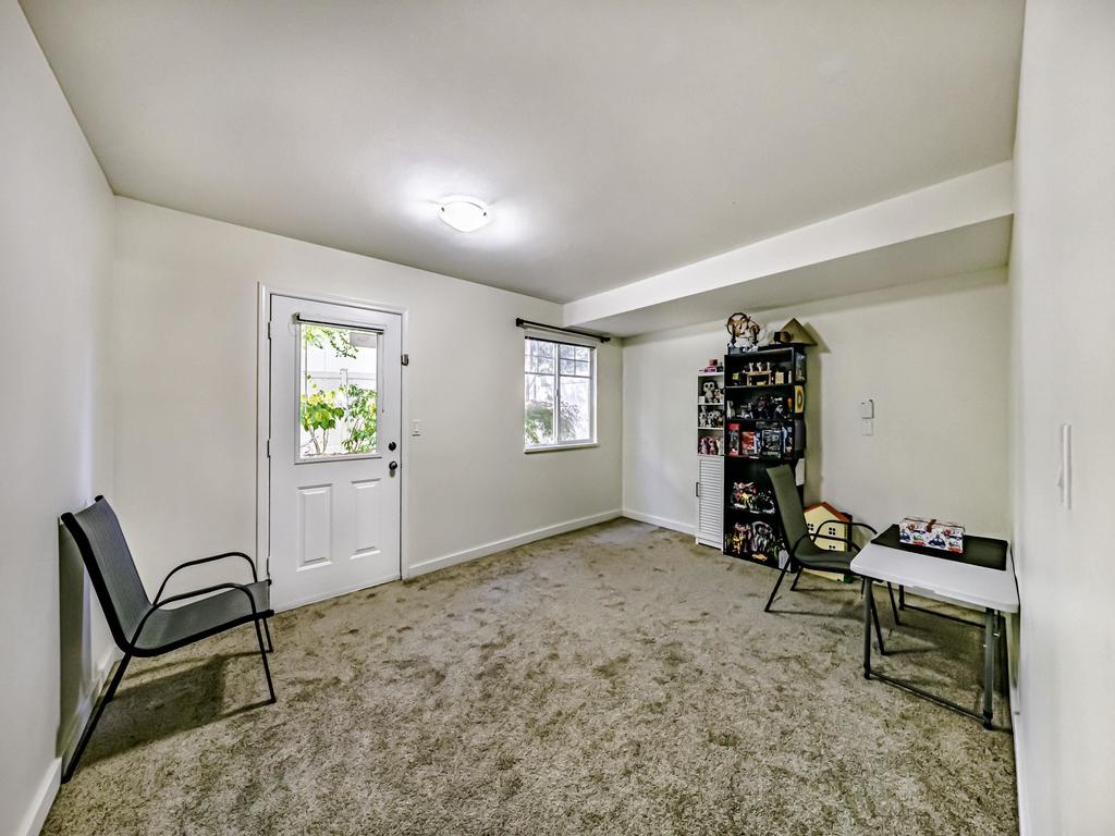 Listing Image for R3090275