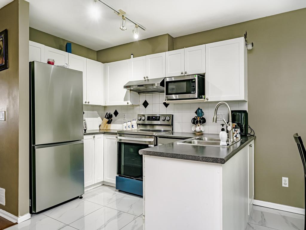 Listing Image for R3090275