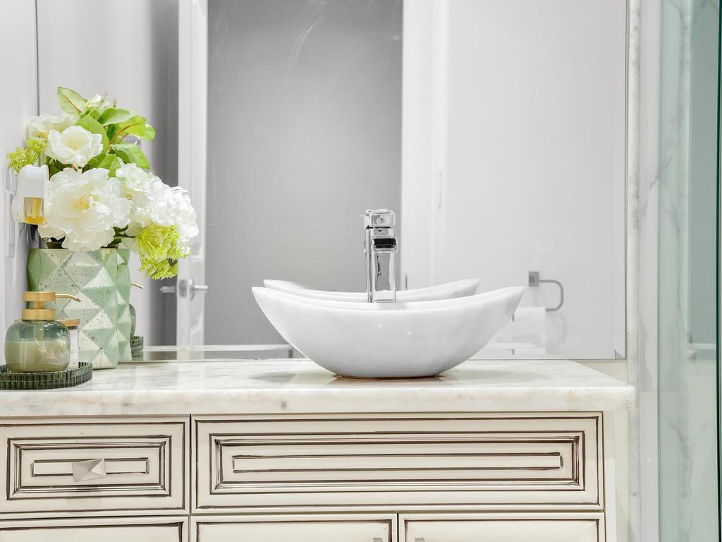 Listing Image for R3090281