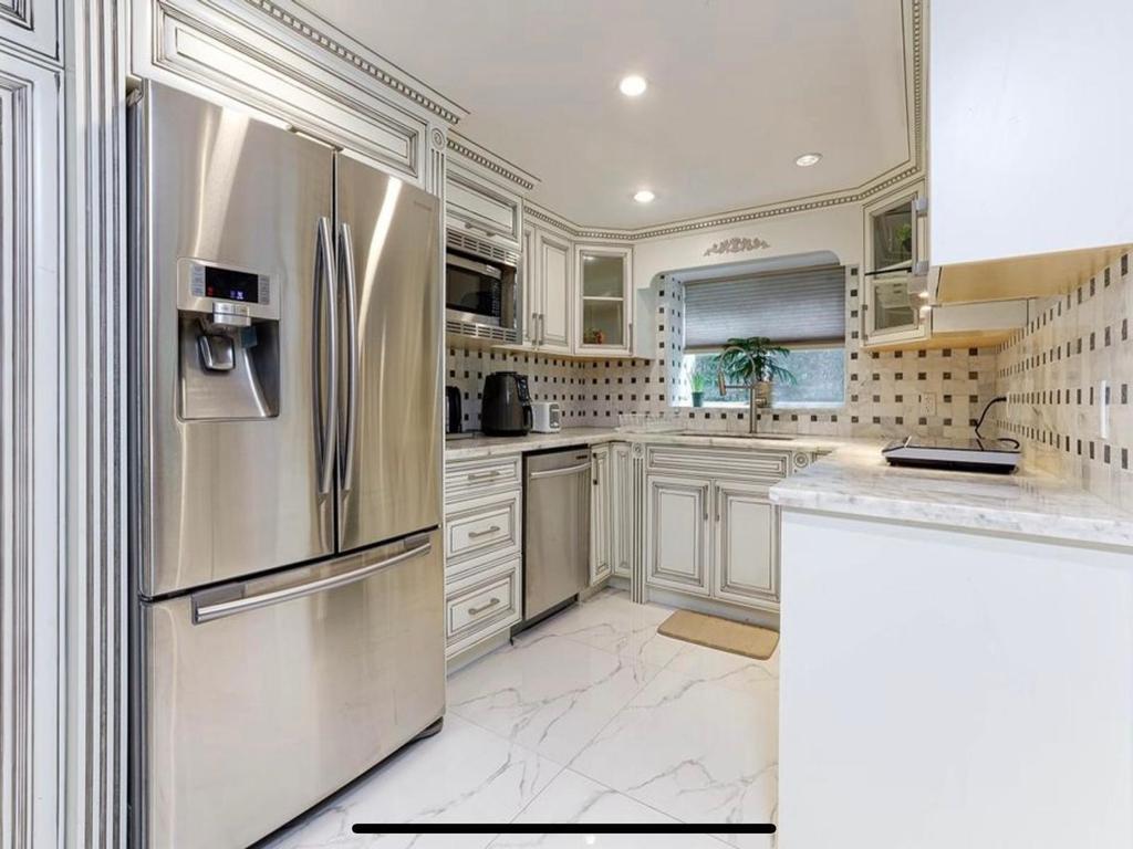 Listing Image for R3090281