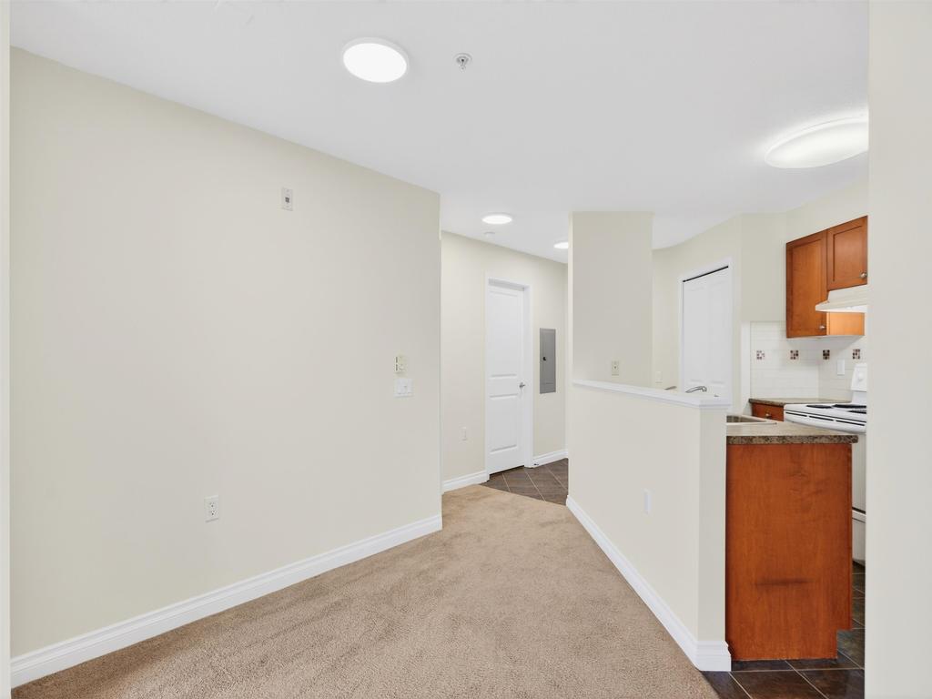 Listing Image for R3090292
