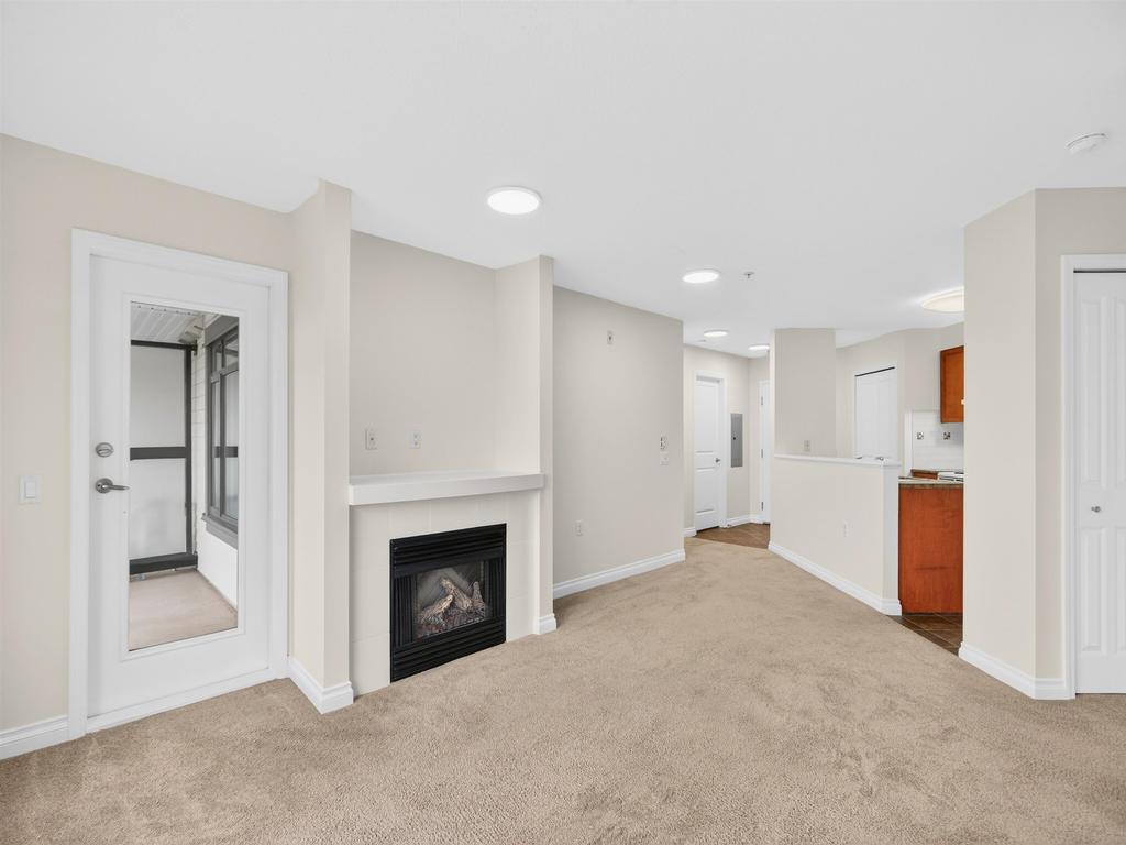Listing Image for R3090292