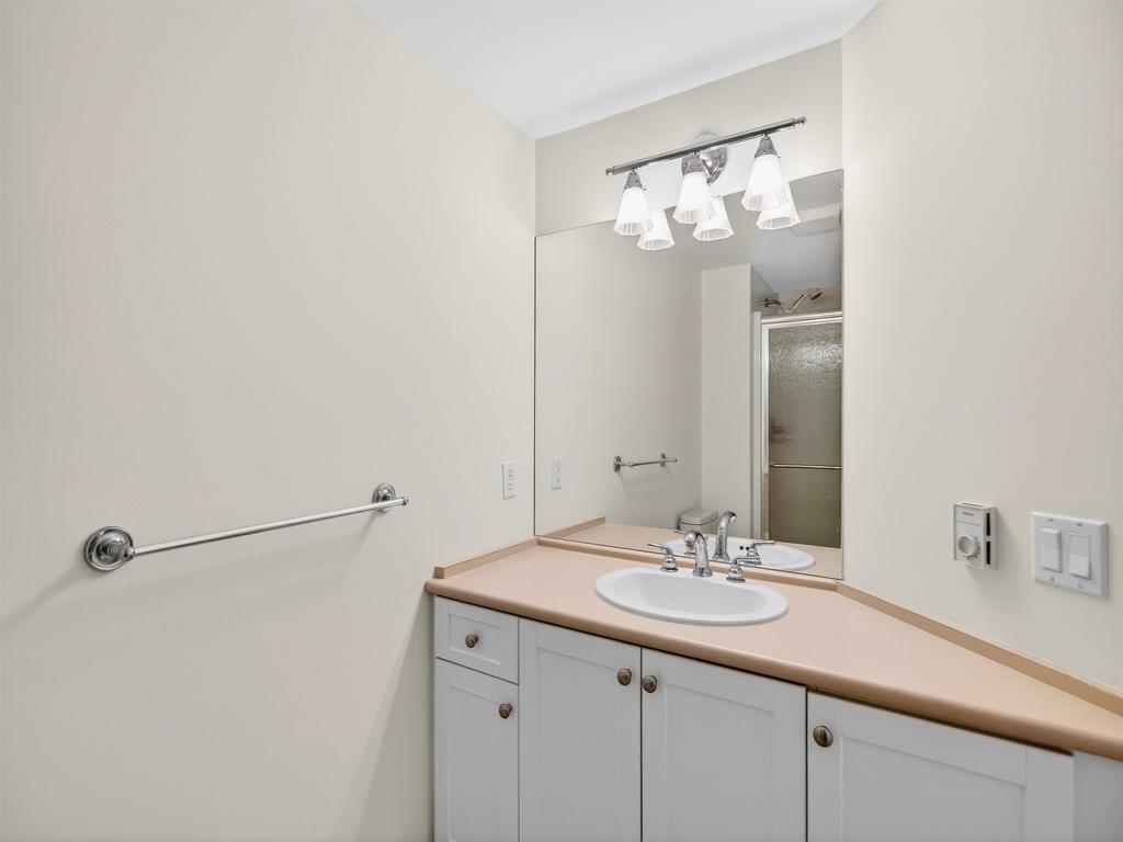 Listing Image for R3090292