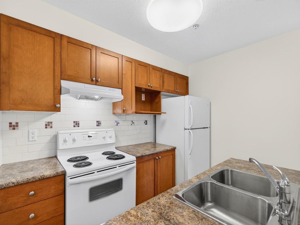 Listing Image for R3090292