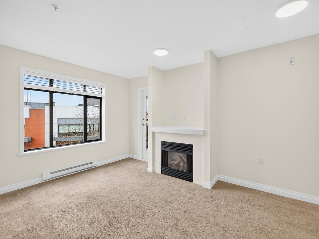 Listing Image for R3090292