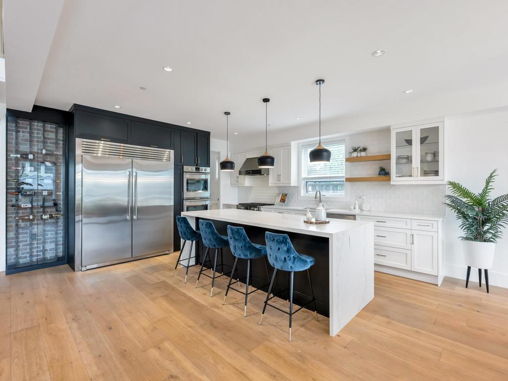 Listing Image for R3090298