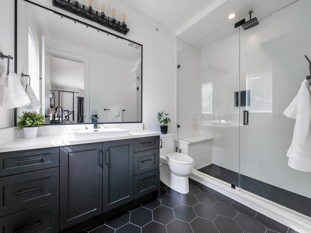 Listing Image for R3090298