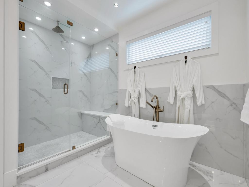 Listing Image for R3090298