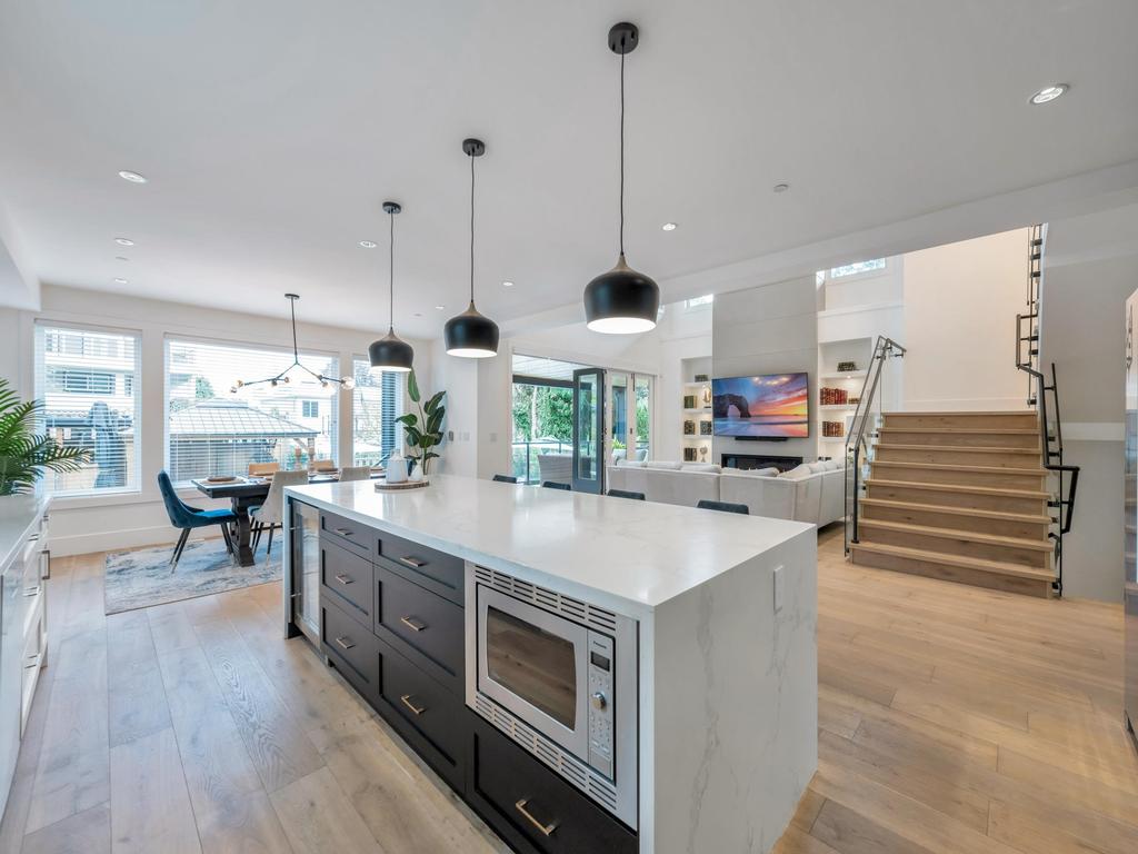 Listing Image for R3090298