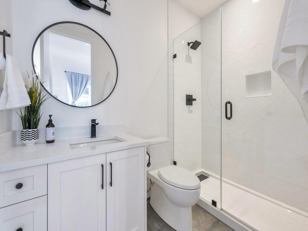 Listing Image for R3090298