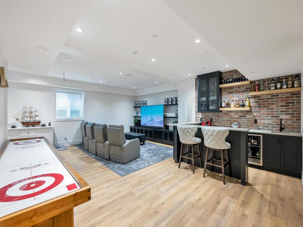 Listing Image for R3090298